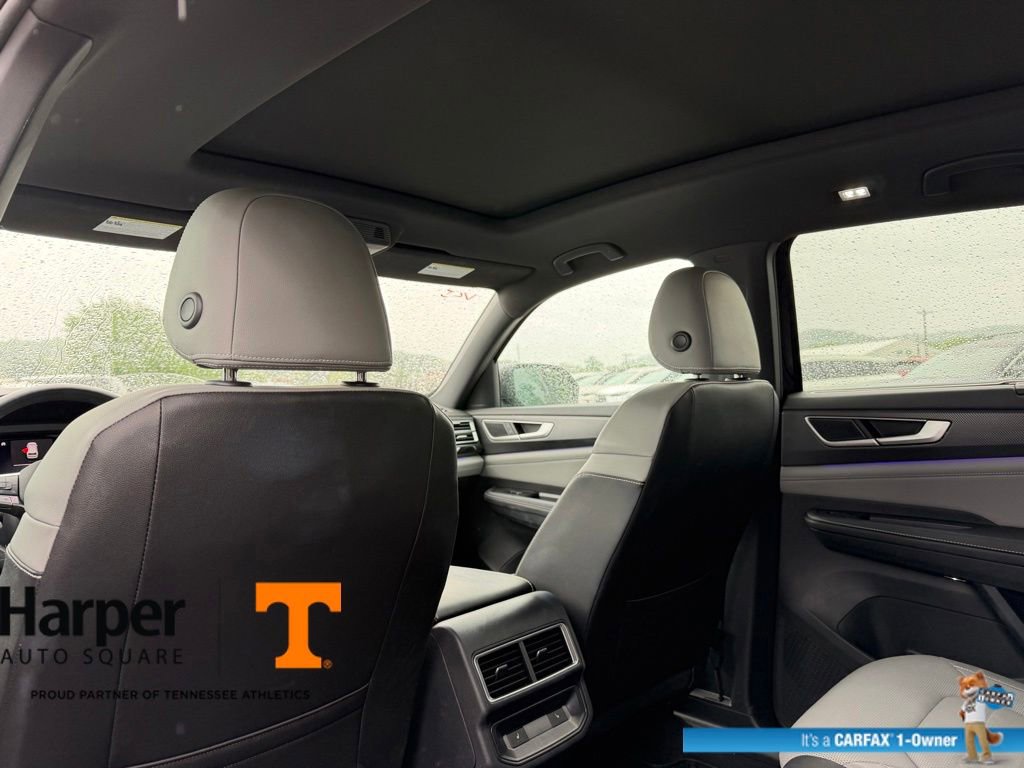 Used 2025 Volkswagen Atlas Cross Sport SEL R-Line AWD/4WD image 11