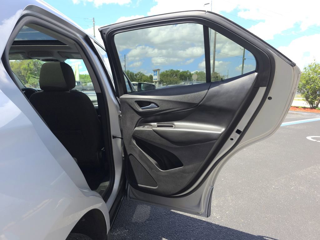 Used 2018 Chevrolet Equinox LT w/ Sun & Infotainment Package image 12
