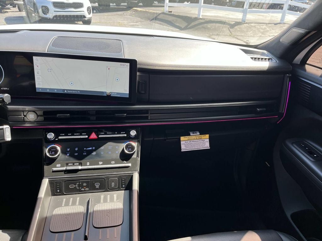 Used 2024 Hyundai Santa Fe Calligraphy FWD image 11