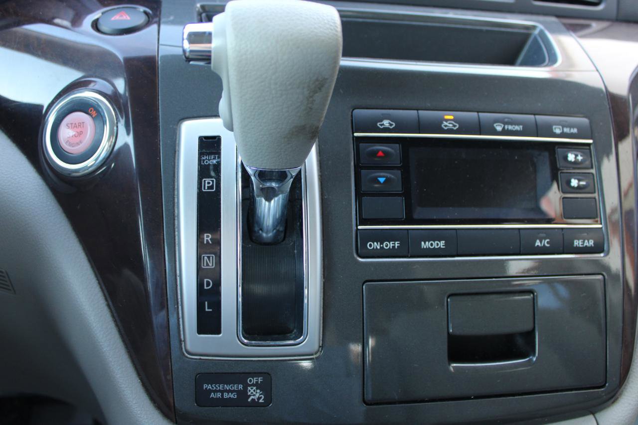 Used 2014 Nissan Quest S image 28