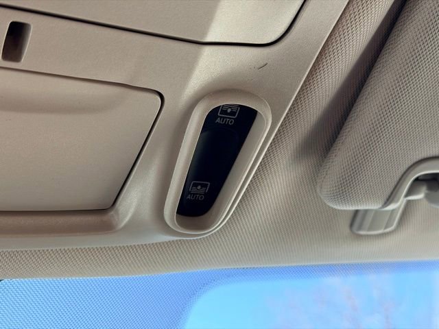 Used 2023 Chrysler Pacifica Limited image 19