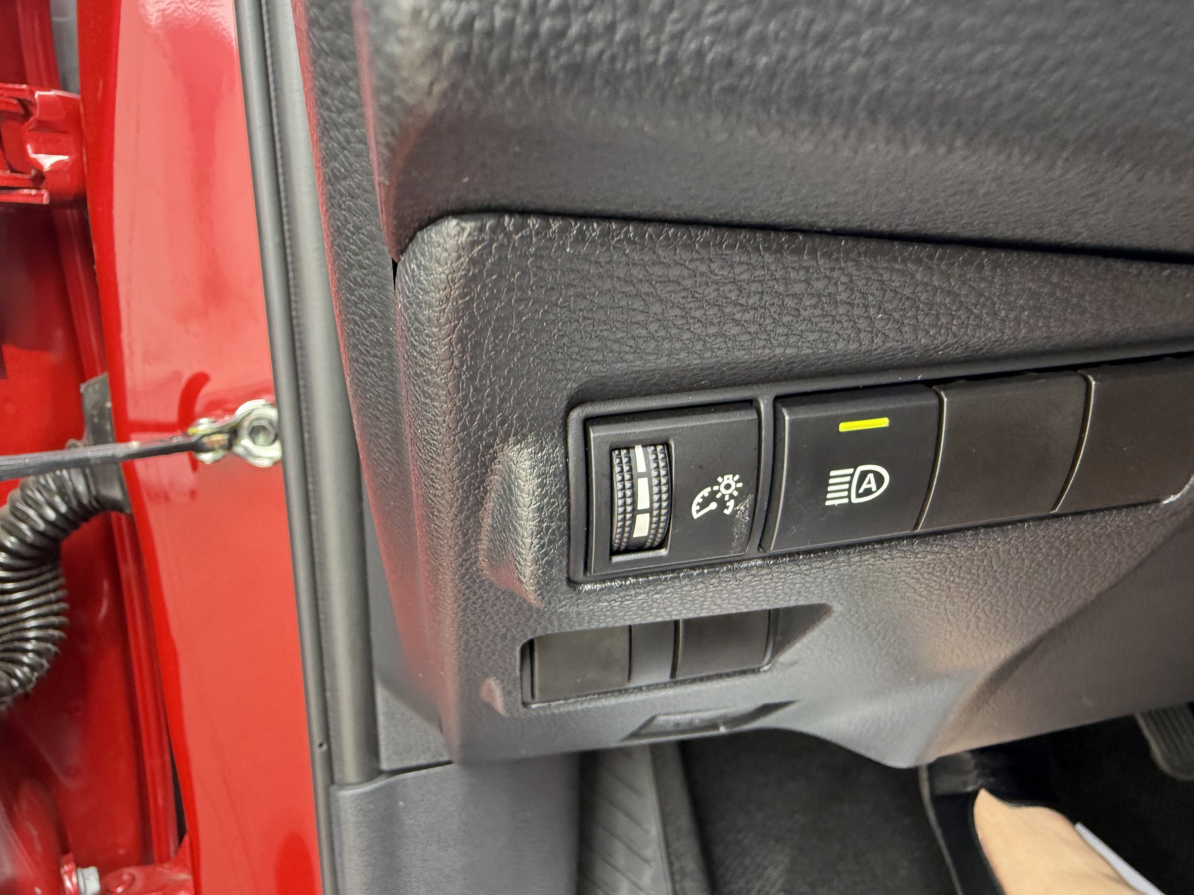 Certified 2024 Toyota Corolla Cross LE w/ Moonroof Package FWD image 15