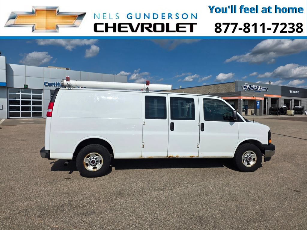Used 2017 GMC Savana 3500 Extended RWD image 4