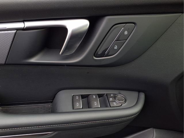 Certified 2025 Buick Enclave Sport Touring image 16