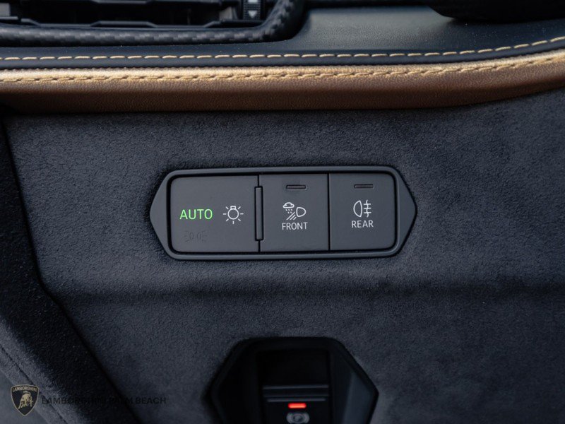 Used 2025 Lamborghini Revuelto AWD/4WD image 22