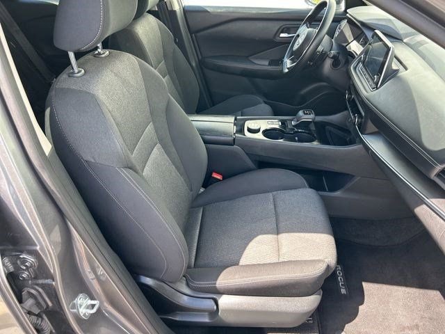 Used 2024 Nissan Rogue SV image 45