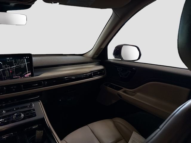 Used 2020 Lincoln Aviator AWD image 24