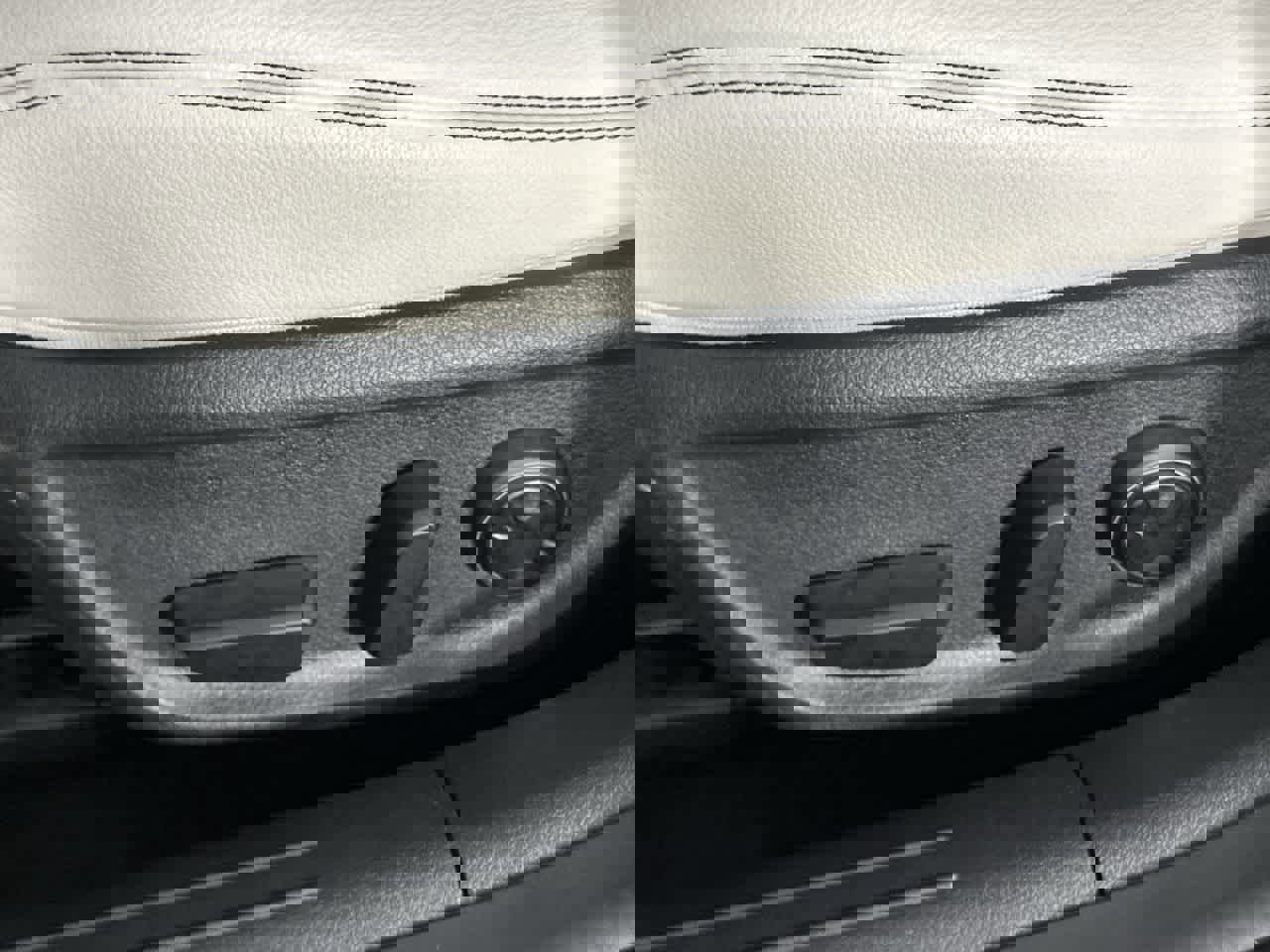 Used 2025 Genesis G70 2.5T image 12