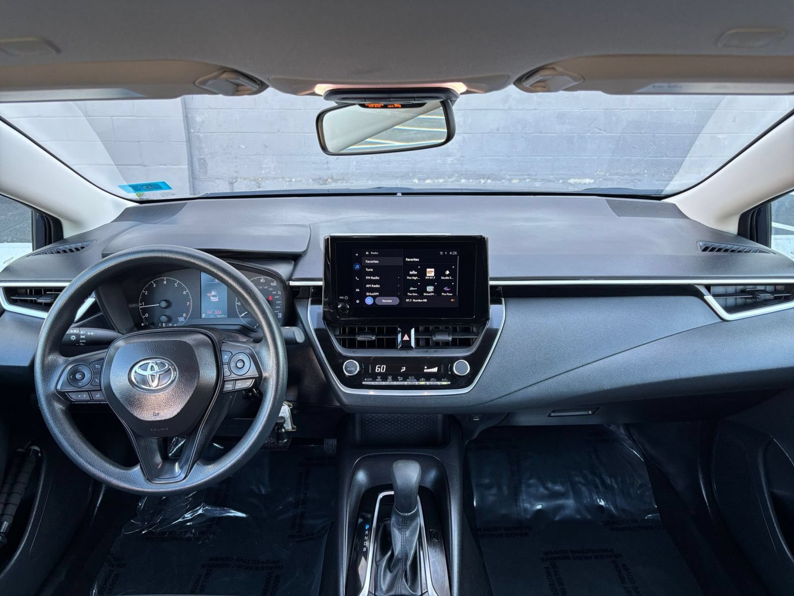 Used 2025 Toyota Corolla LE FWD image 27