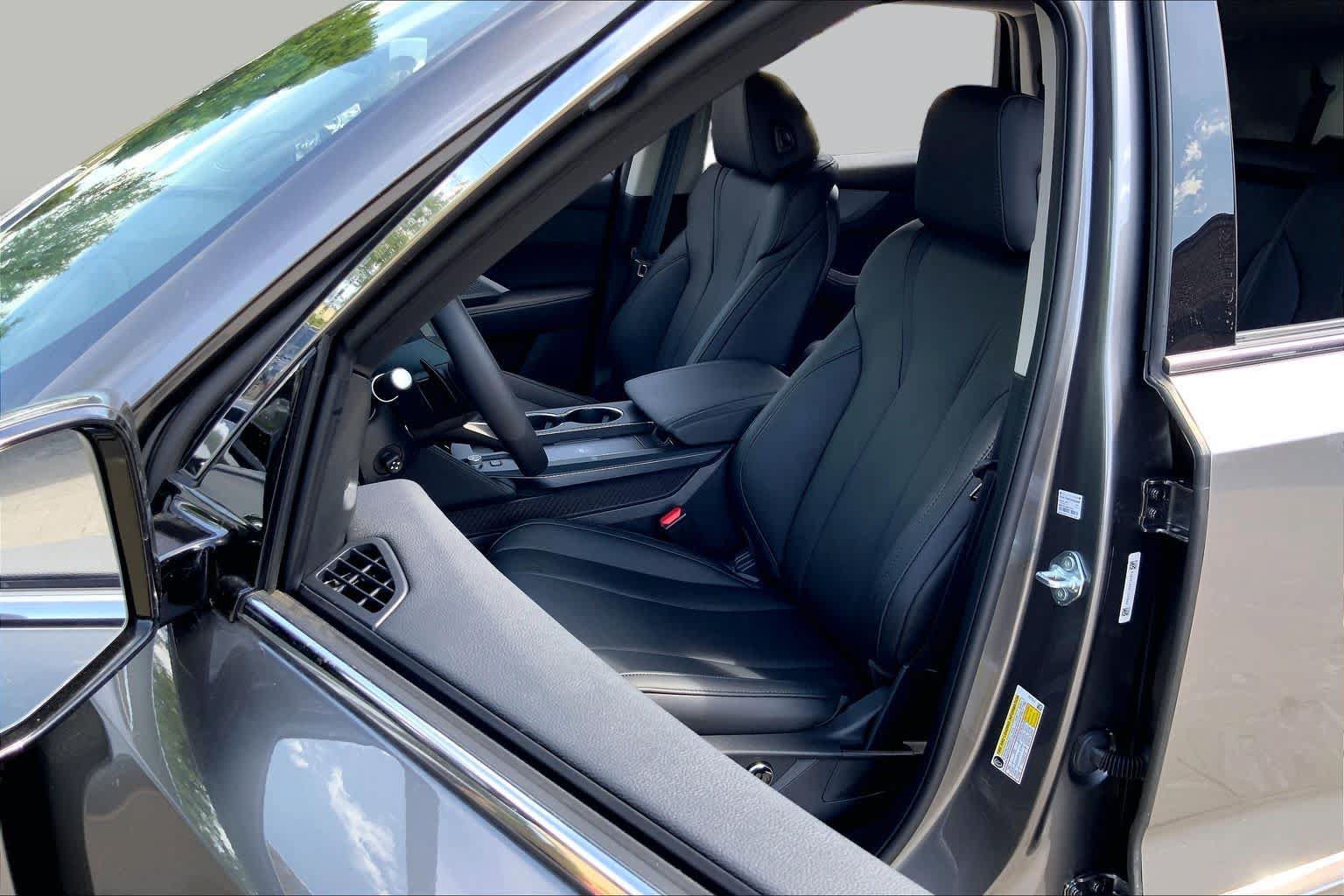 Used 2026 Acura MDX SH-AWD image 8