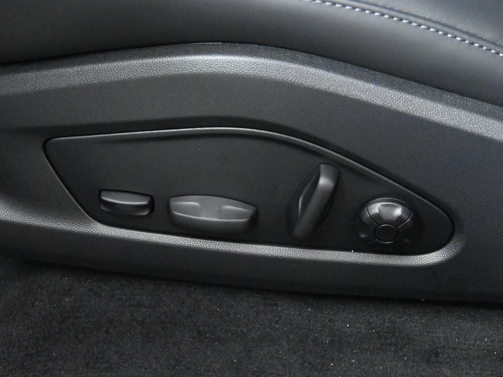 New 2026 Porsche Macan 4 Electric AWD/4WD image 27