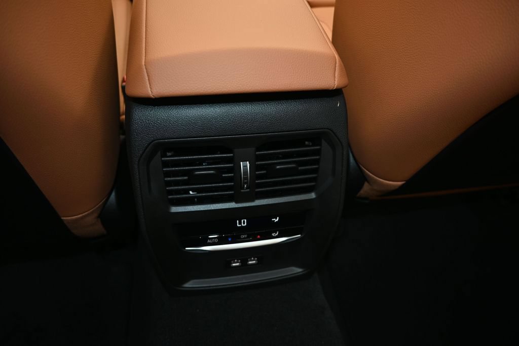 Certified 2026 BMW 330i Sedan RWD image 18