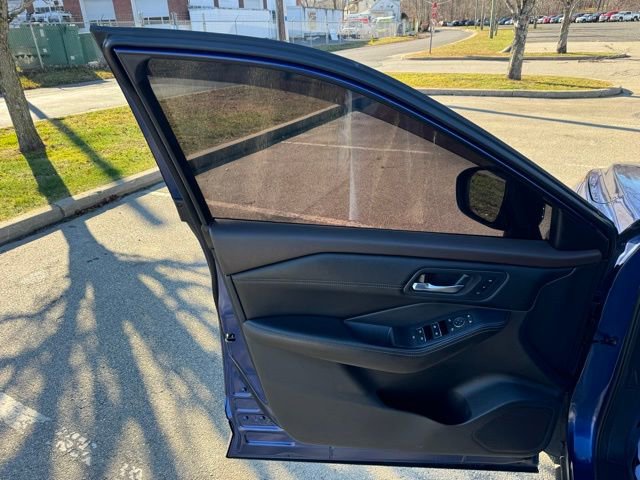 Used 2022 Nissan Rogue SL FWD image 11