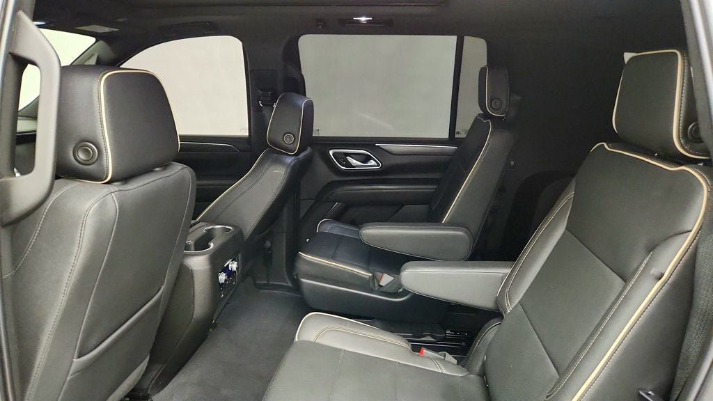 Used 2023 GMC Yukon XL SLT w/ SLT Premium Package AWD/4WD image 21