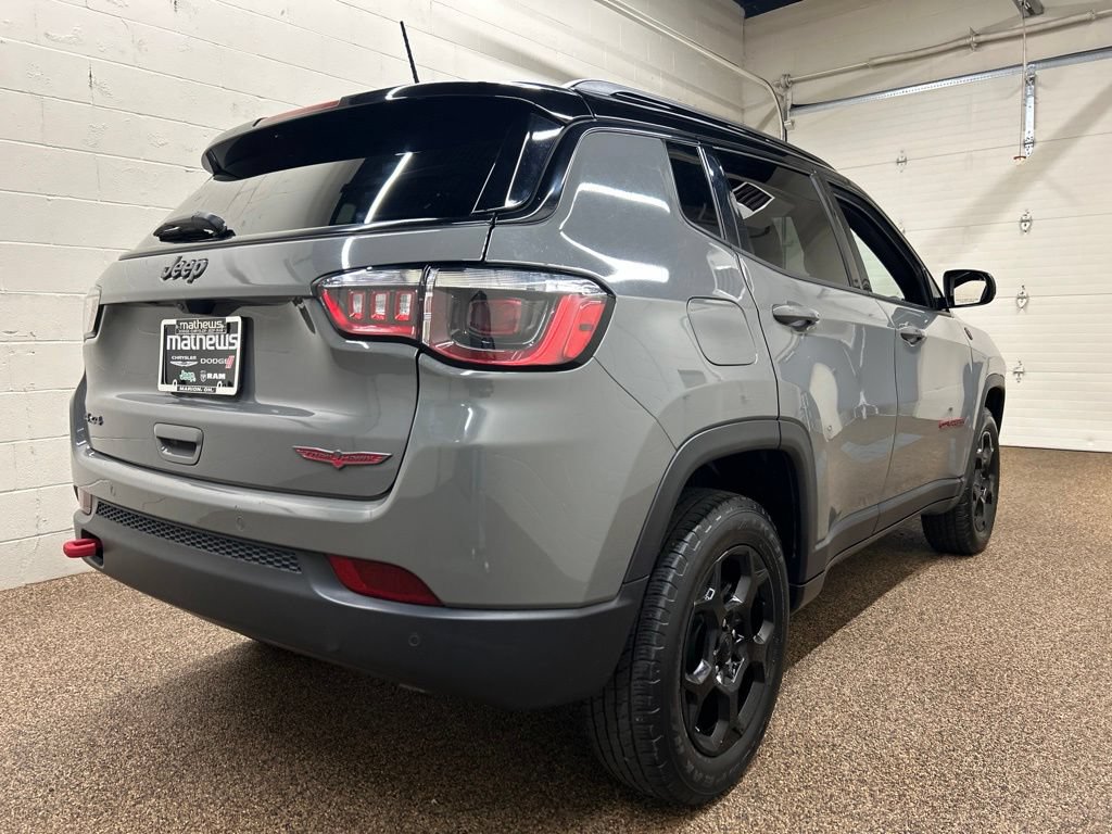 Used 2023 Jeep Compass Trailhawk AWD/4WD image 2
