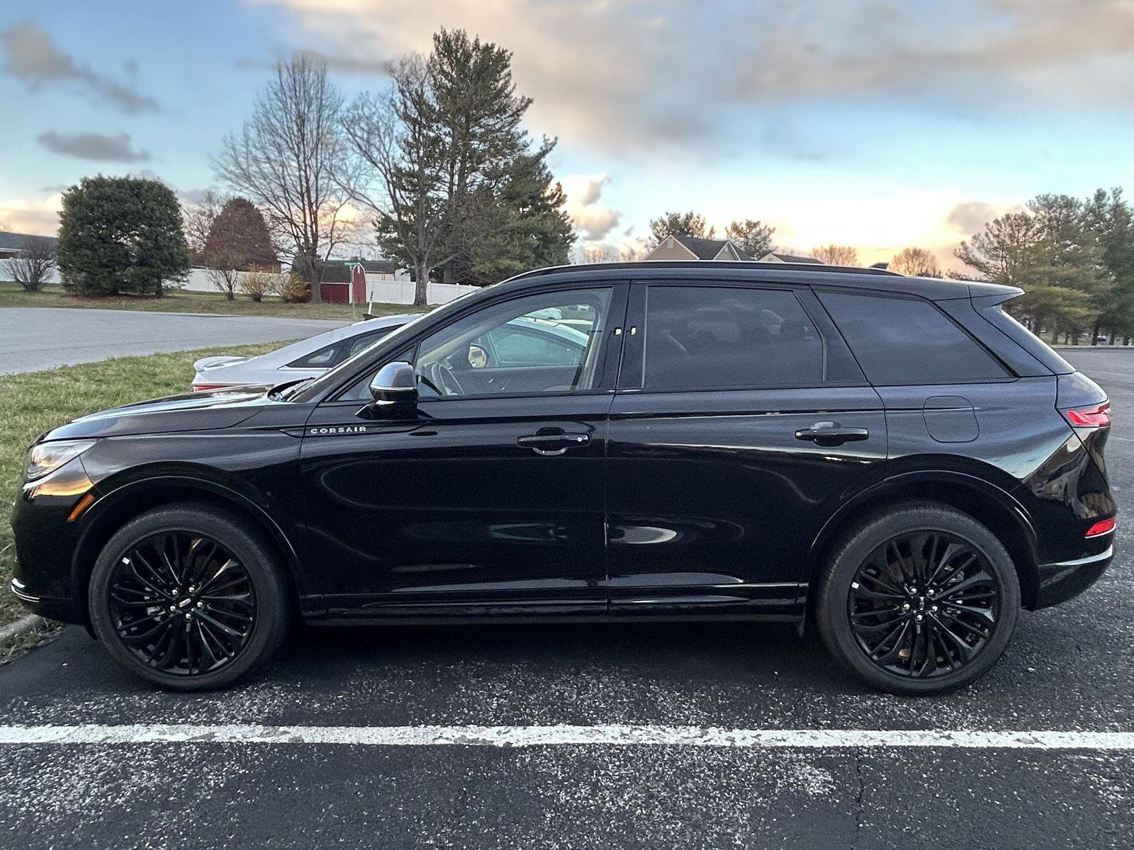 Used 2025 Lincoln Corsair AWD w/ Equipment Group 101A image 3