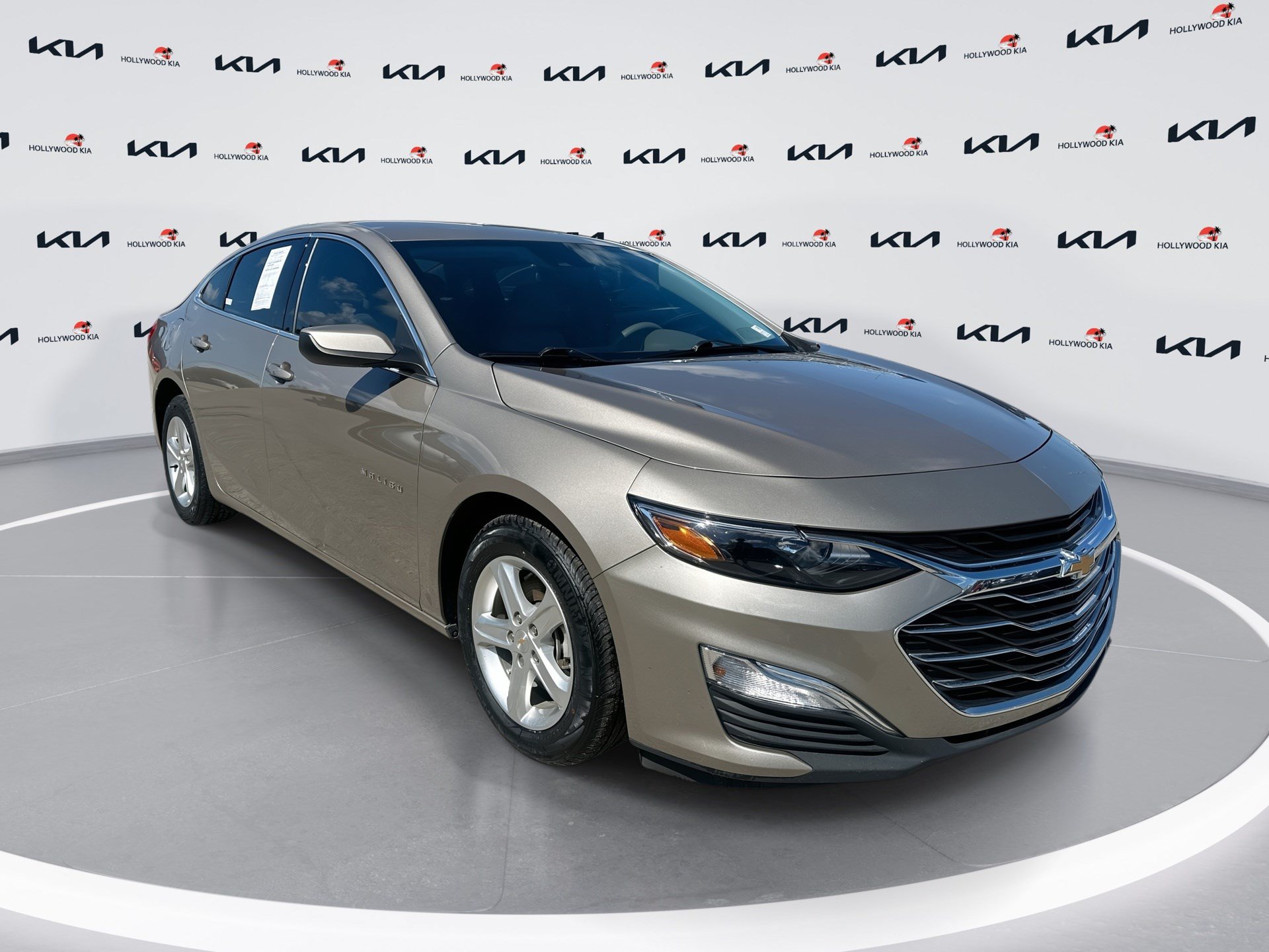 Used 2024 Chevrolet Malibu LS w/ Driver Confidence Package FWD image 1