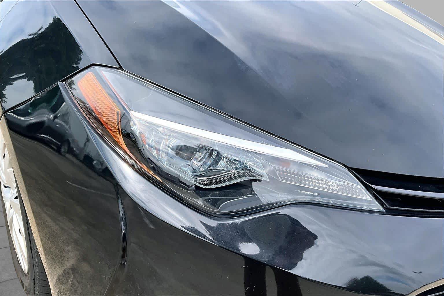 Used 2018 Toyota Corolla LE FWD image 26