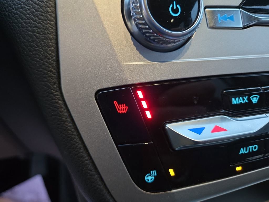 Used 2022 Ford Explorer XLT w/ Equipment Group 202A image 24