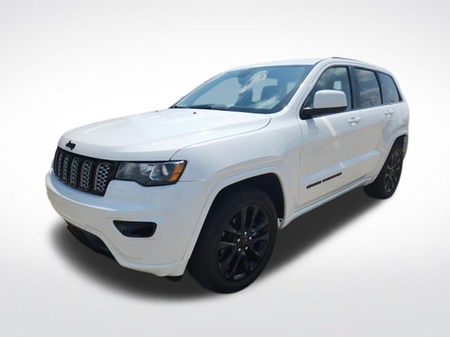 Used 2018 Jeep Grand Cherokee Altitude RWD image 3