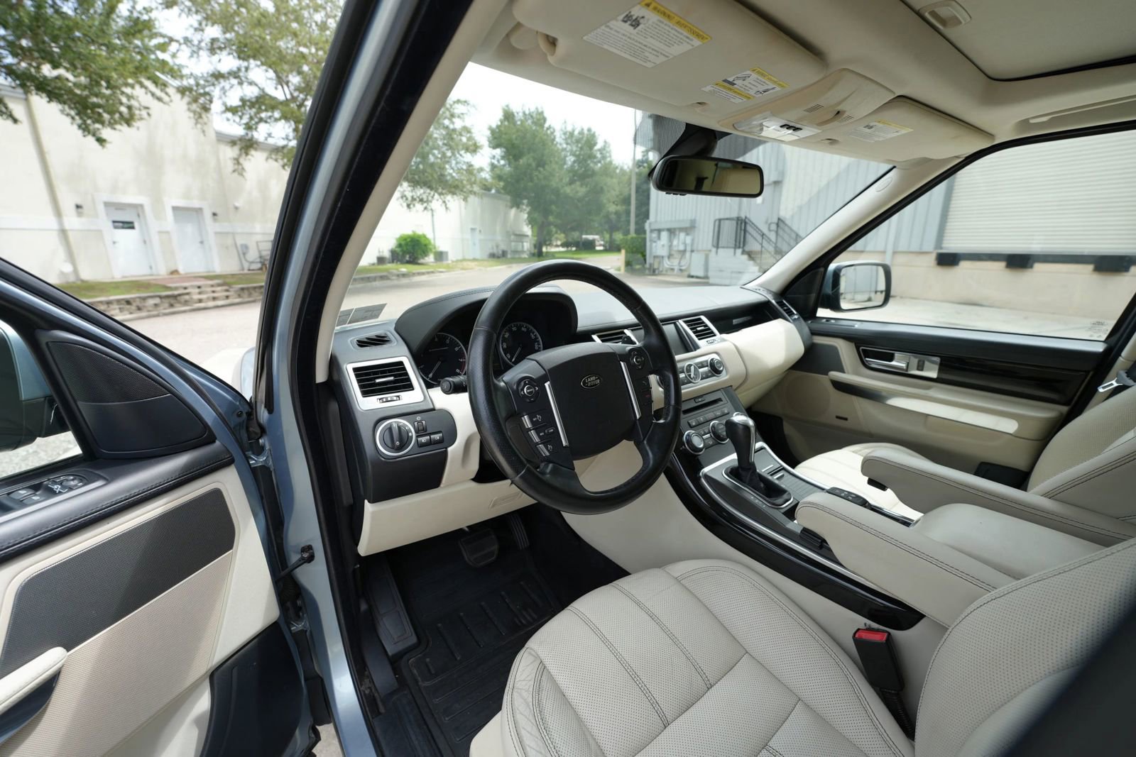 Used 2011 Land Rover Range Rover Sport Supercharged image 18