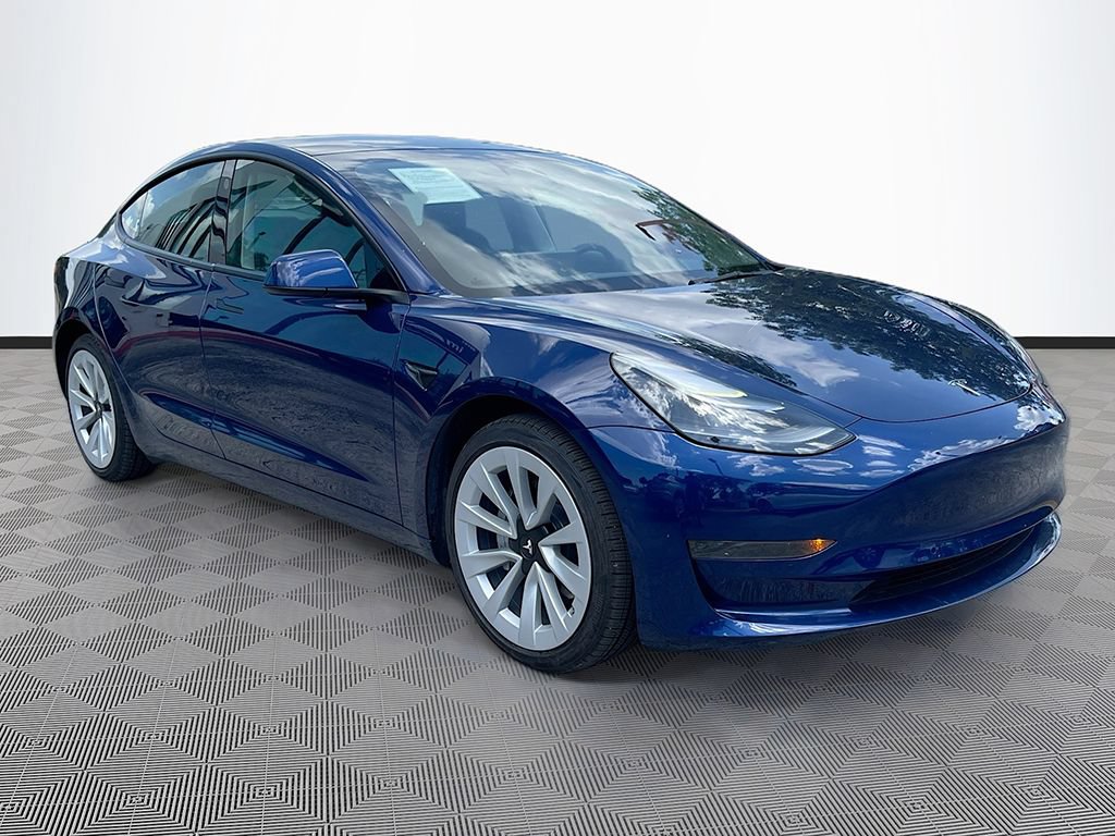 Used 2022 Tesla Model 3 Standard Range RWD image 2