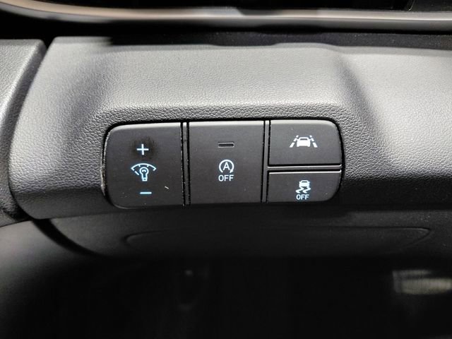 Used 2022 Hyundai Elantra SE image 31