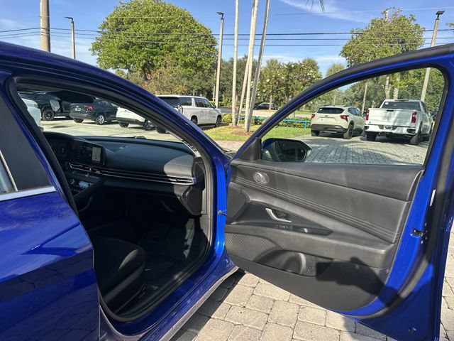 Used 2025 Hyundai Elantra SEL FWD image 23