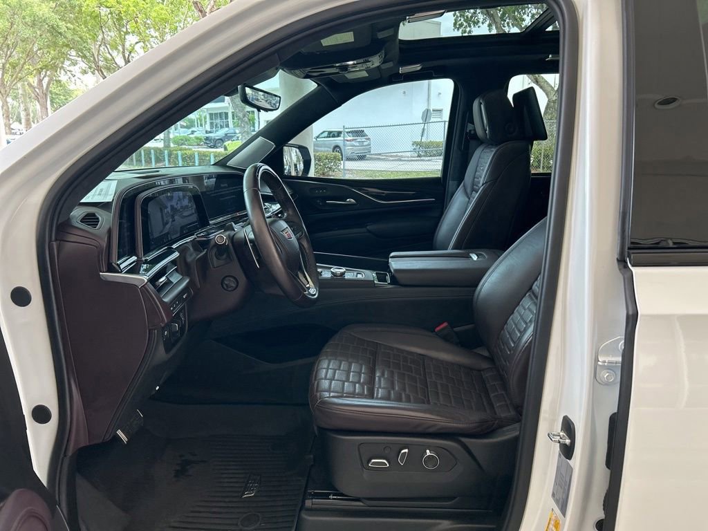 Used 2024 Cadillac Escalade V AWD/4WD image 5