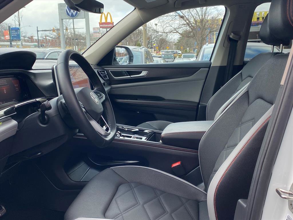 Certified 2025 Volkswagen Atlas Peak Edition SE image 13