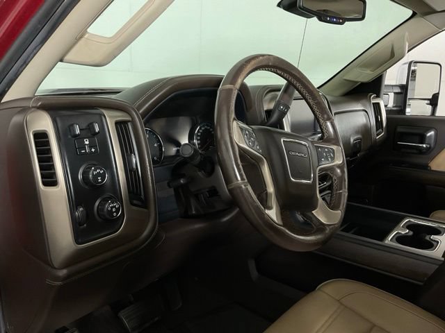 Used 2019 GMC Sierra 2500 Denali w/ Duramax Plus Package AWD/4WD image 20