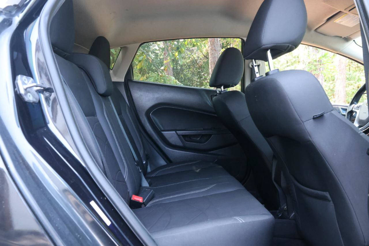 Used 2014 Ford Fiesta SE w/ Exterior Protection Package FWD image 17