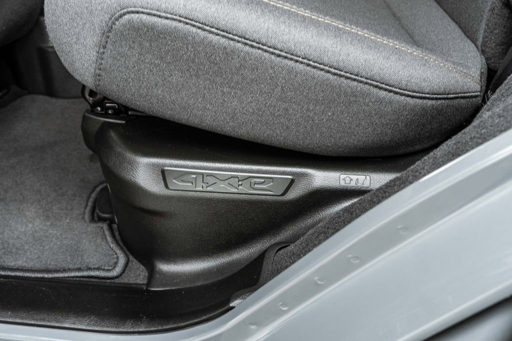 Used 2025 Jeep Wrangler Unlimited Sahara image 31