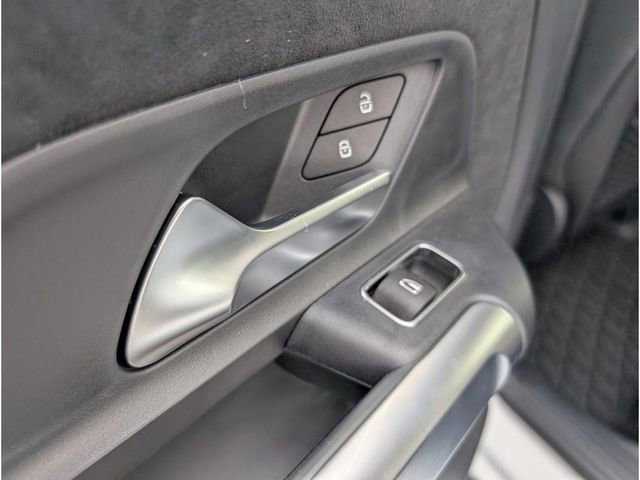 Used 2024 Mercedes-Benz GLB 250 4MATIC image 13