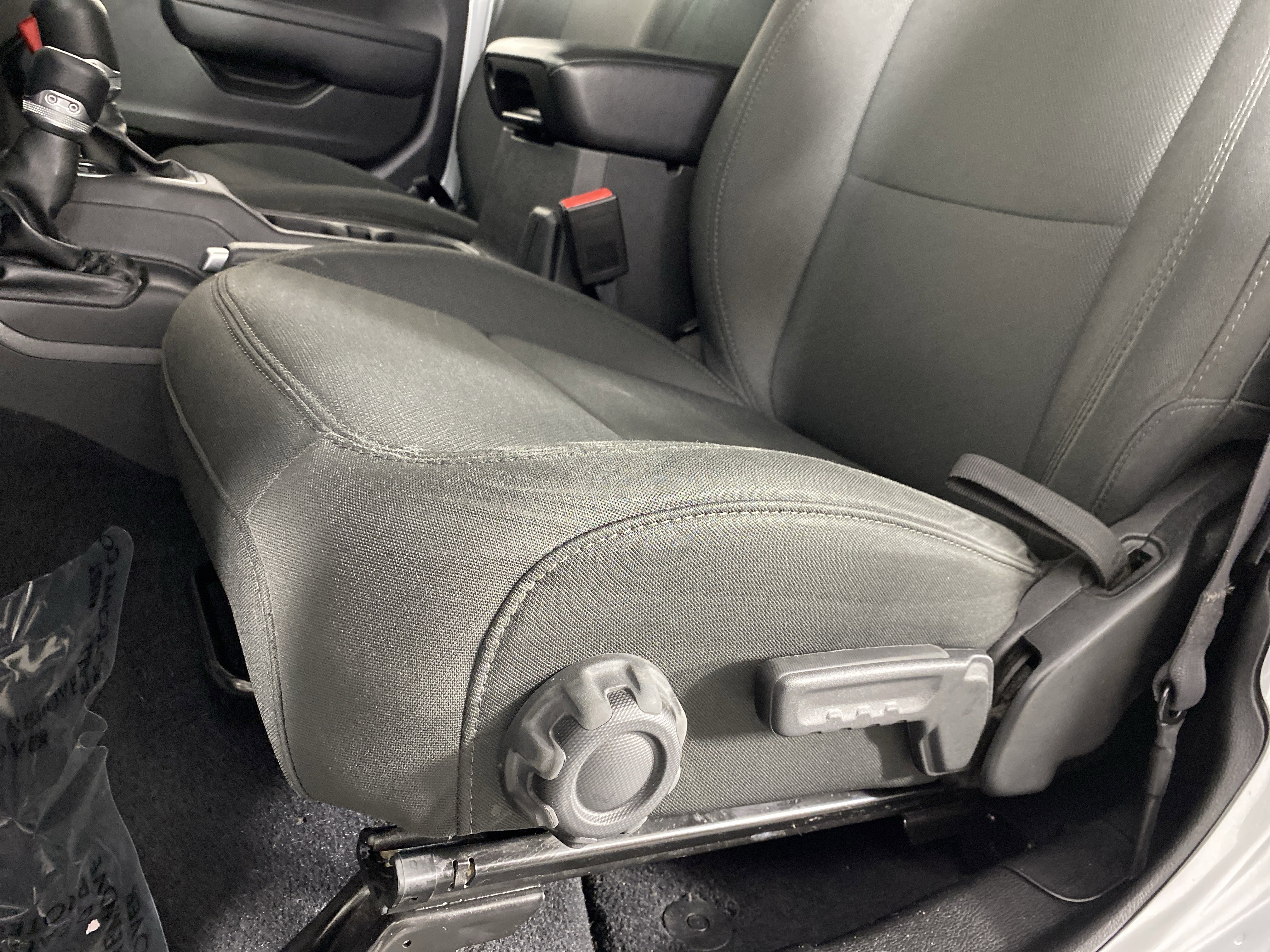 Used 2022 Jeep Gladiator Willys AWD/4WD image 17