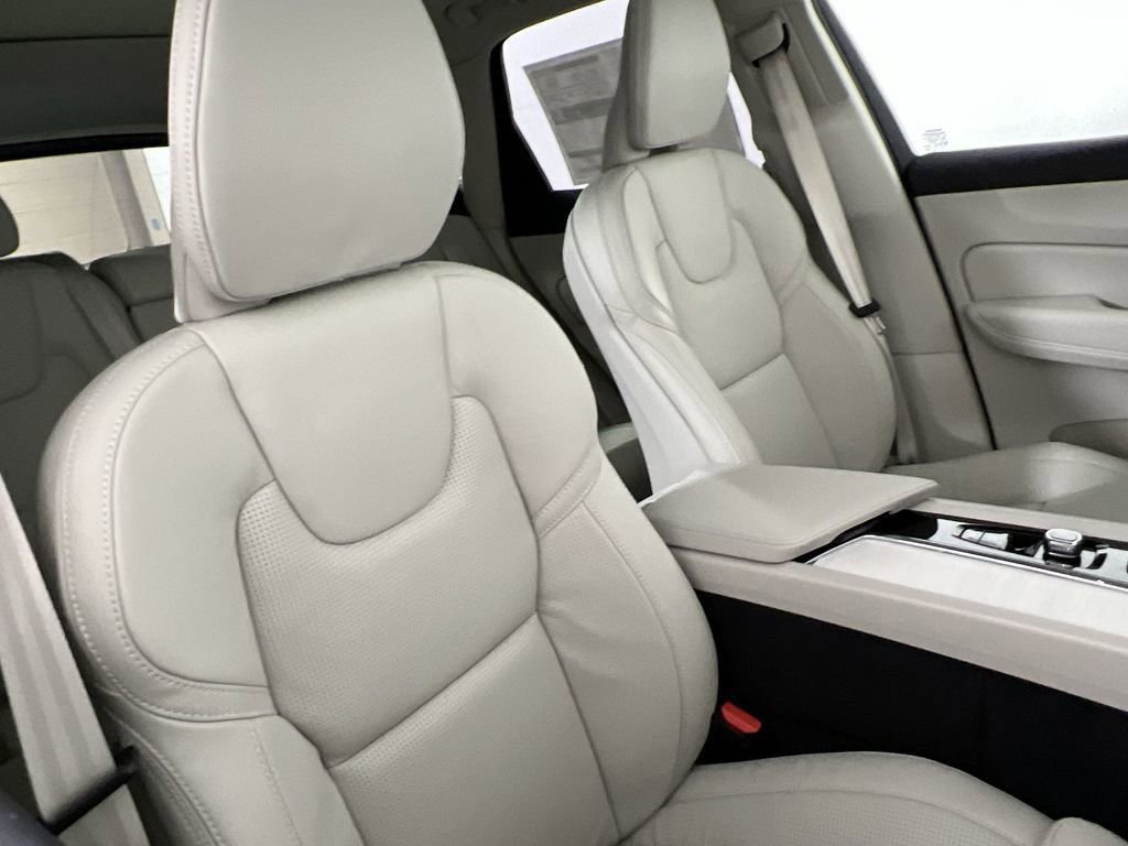 New 2026 Volvo XC60 T8 Ultra w/ Climate Package image 23