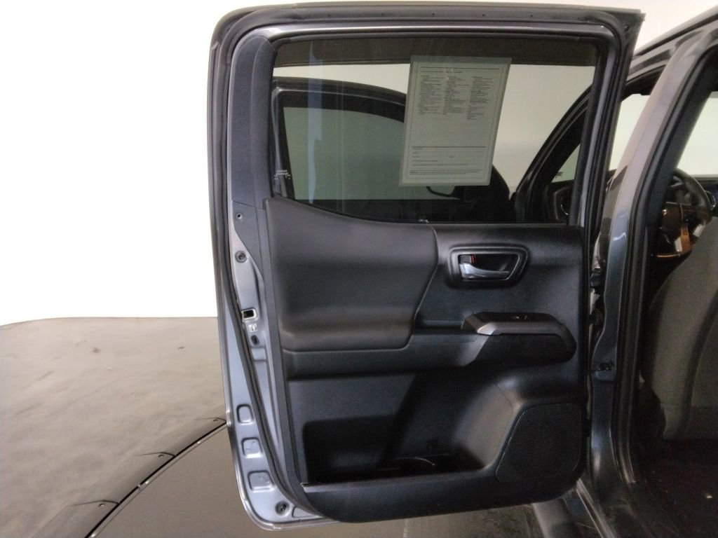 Used 2018 Toyota Tacoma TRD Off-Road image 29