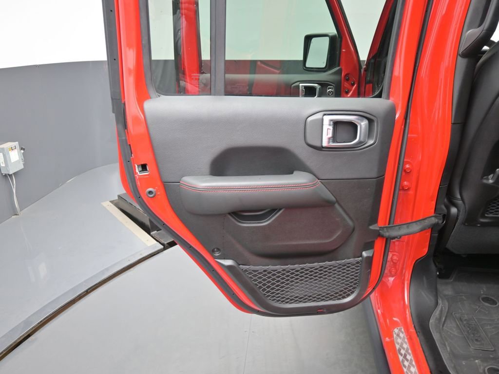 Used 2024 Jeep Gladiator Rubicon AWD/4WD image 14