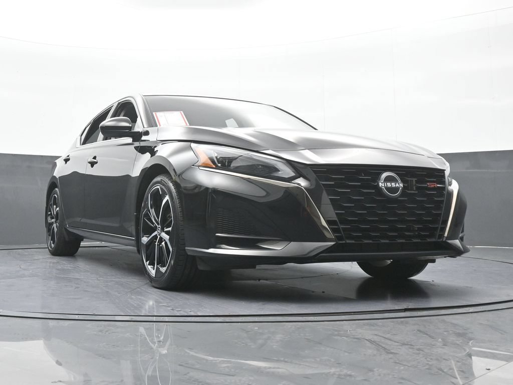 Used 2024 Nissan Altima 2.5 SR FWD image 59