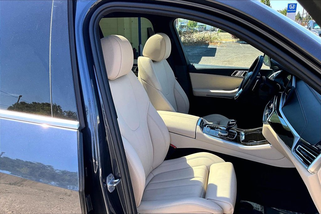 Used 2021 BMW X5 xDrive40i w/ Premium Package AWD/4WD image 10