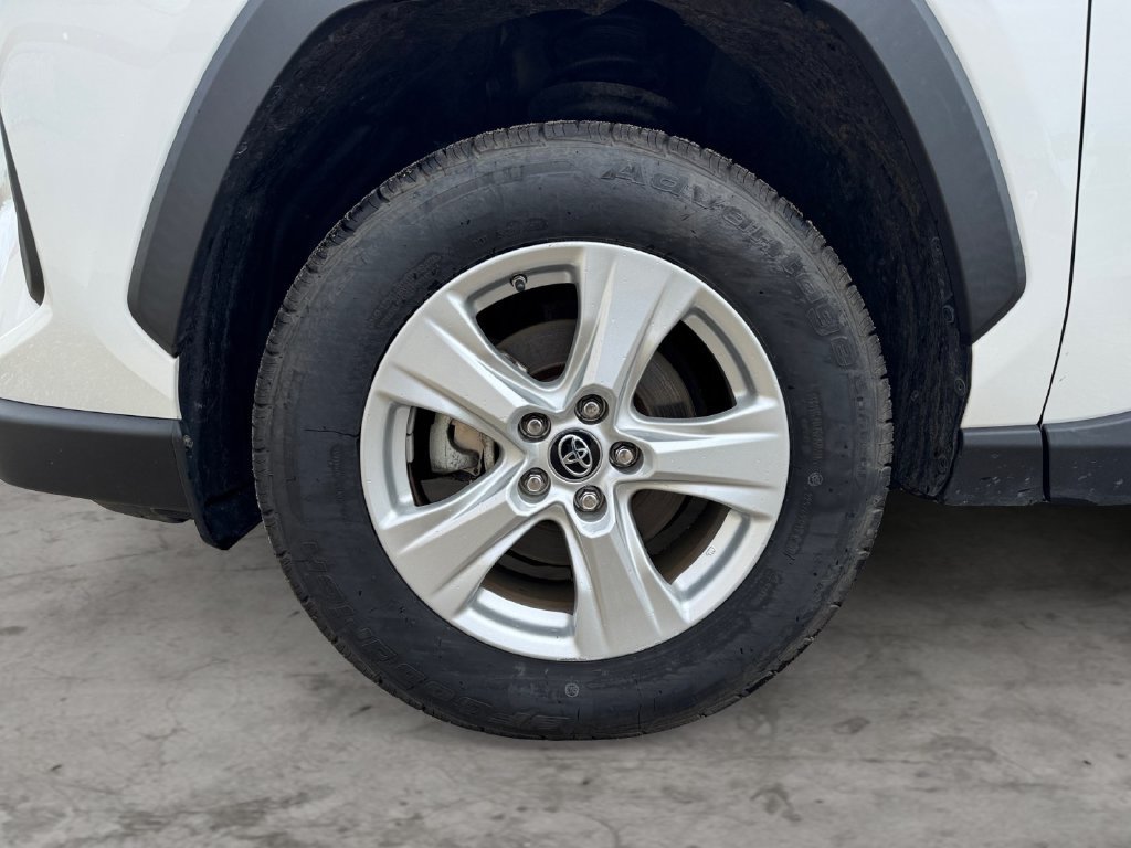 Certified 2019 Toyota RAV4 LE AWD/4WD image 9