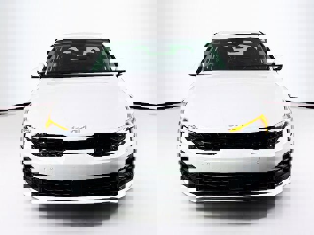 New 2025 Kia K5 LXS image 2
