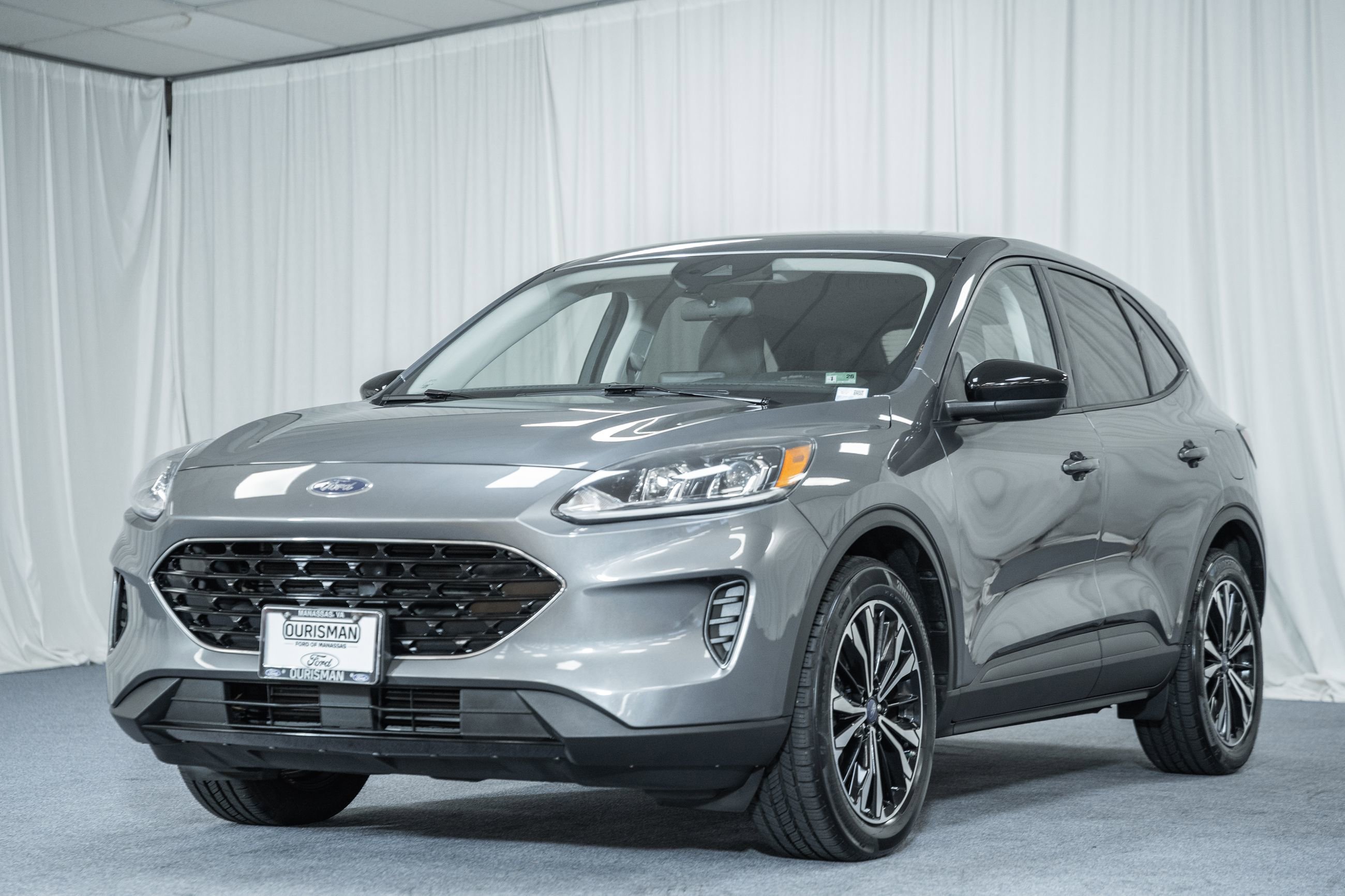 Certified 2021 Ford Escape SE w/ SE Sport Appearance Package image 3