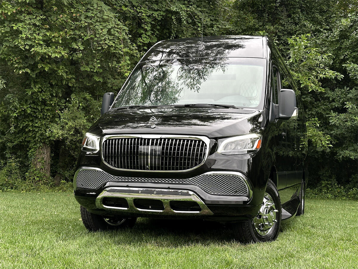 Used 2024 Mercedes-Benz Sprinter 3500 image 9