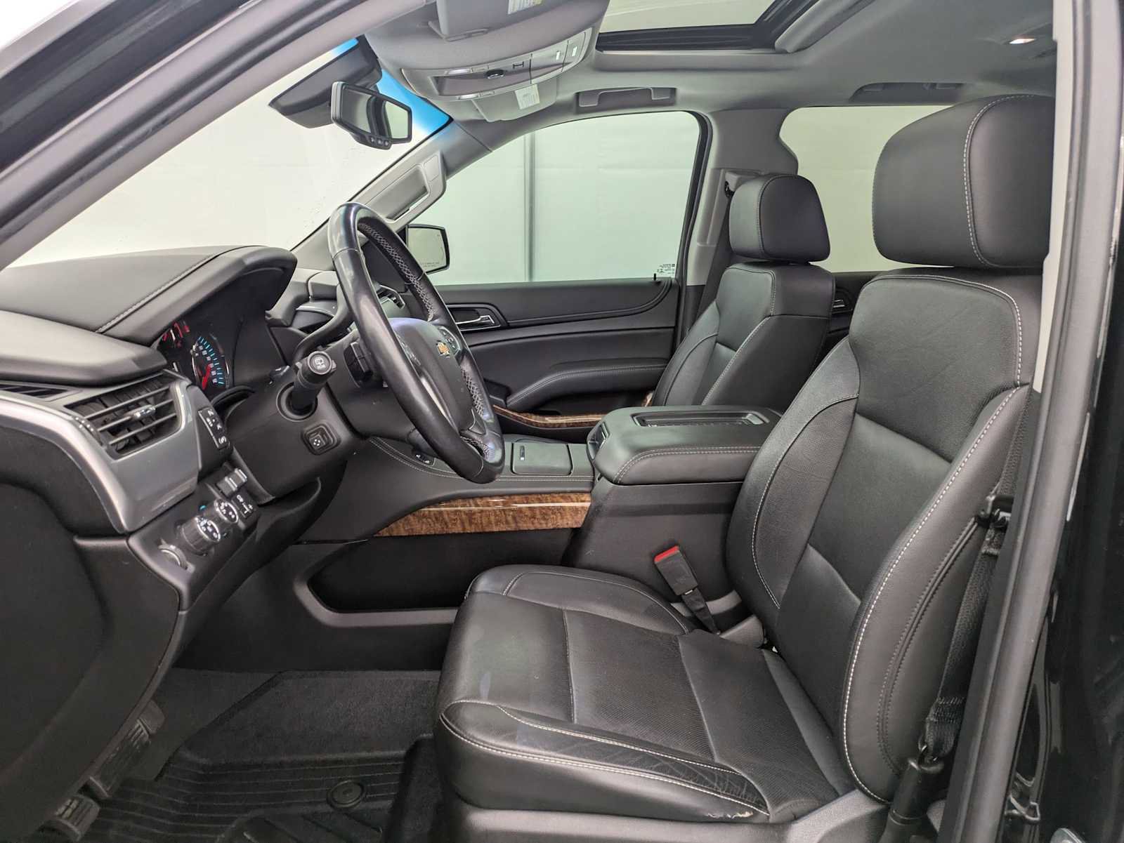 Used 2020 Chevrolet Tahoe Premier w/ RST 6.2L Performance Edition AWD/4WD image 15