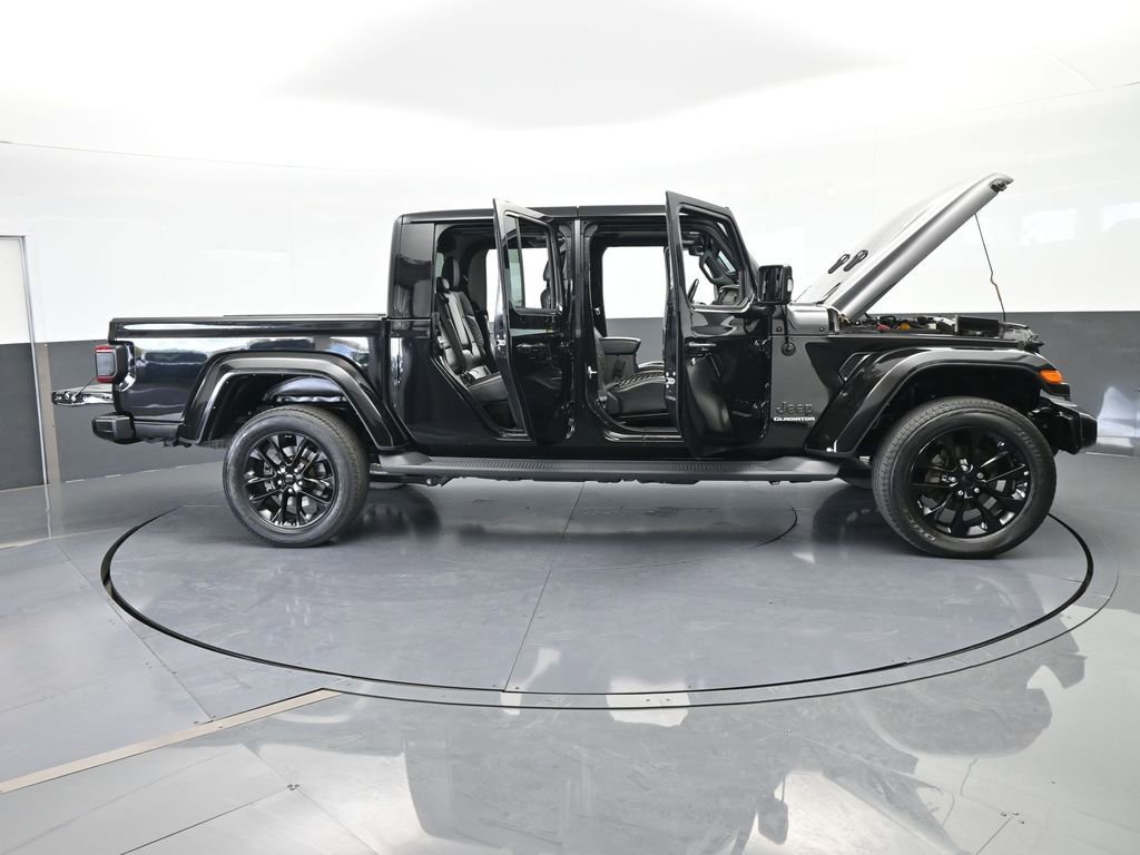 Used 2022 Jeep Gladiator Overland image 69