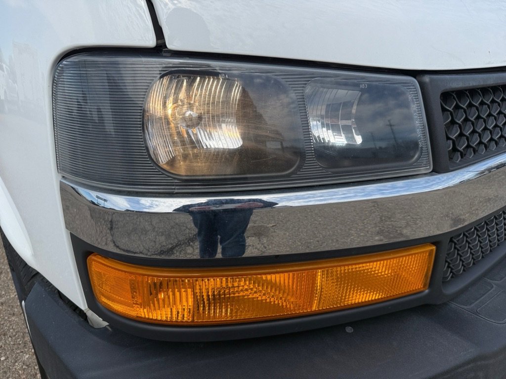 Used 2018 Chevrolet Express 3500 image 32