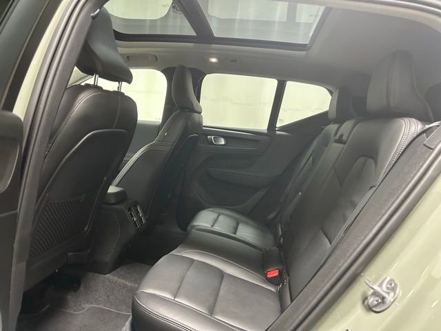 Certified 2025 Volvo XC40 B5 Core image 13