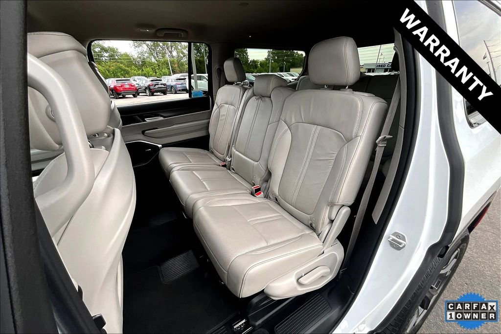 Used 2023 Jeep Wagoneer Series III w/ Preferred Equipment Group AWD/4WD image 21
