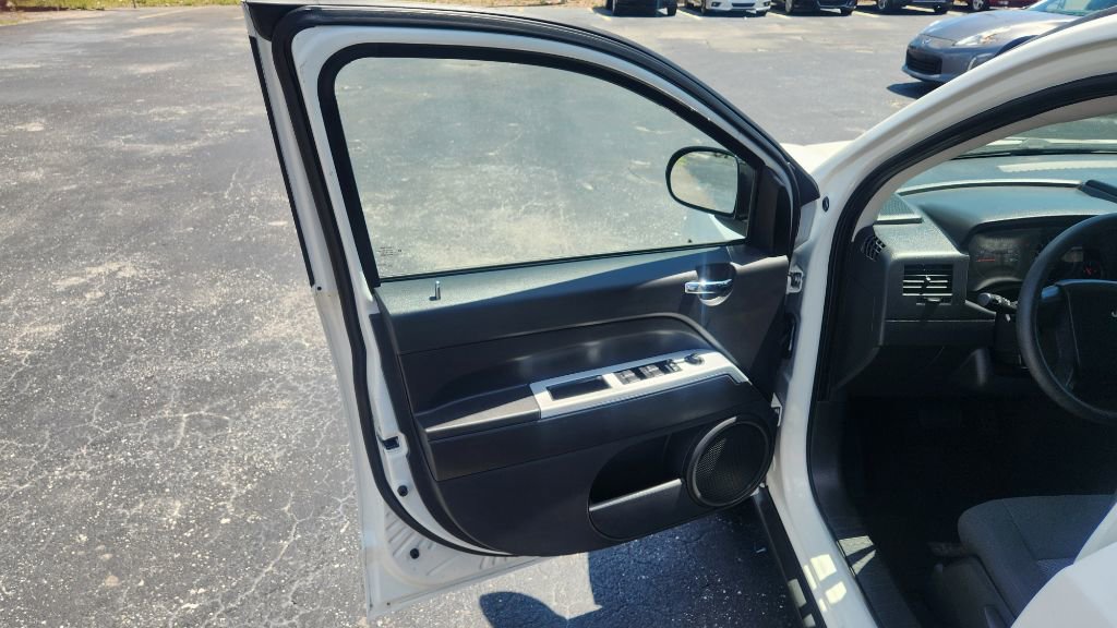 Used 2008 Jeep Compass Sport FWD image 10